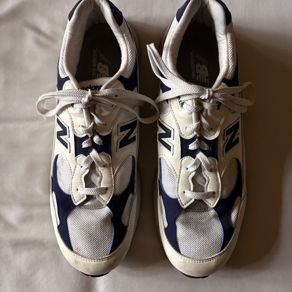New Balance 992 White and Dark Blue Sneakers - Picture 2 of 5